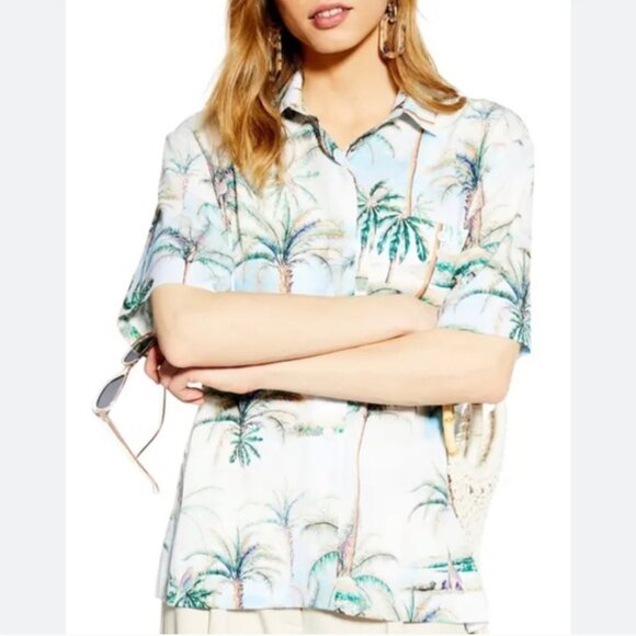 🚨 50% OFF BUNDLES! 🚨NWOT Topshop Size 8 Short Sleeve Blouse - Picture 3 of 3